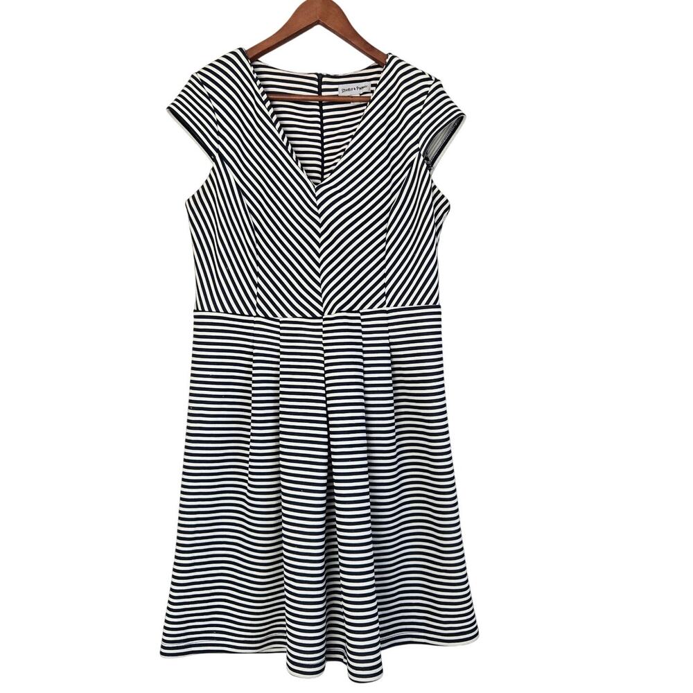 Mod Parisian Fisherman Black & White Chevron Stripe V‑Neck Pleat Skirt Dress14